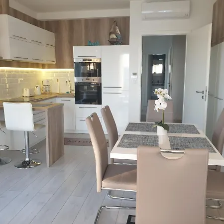 Panorama Apartment *